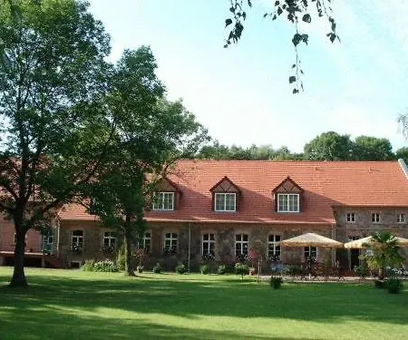 Am Schloss Wolfshagen 3*