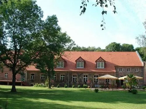 Am Schloss Wolfshagen 3*