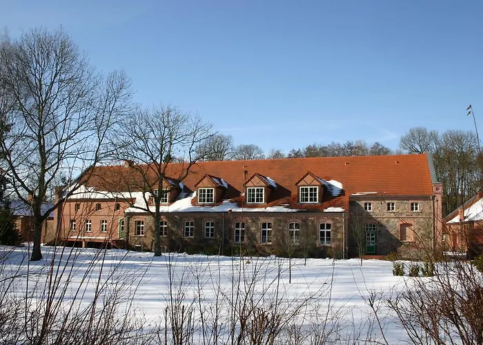 Am Schloss Wolfshagen